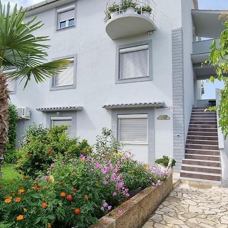 Bella Nina Apartments Šilo Exteriör bild